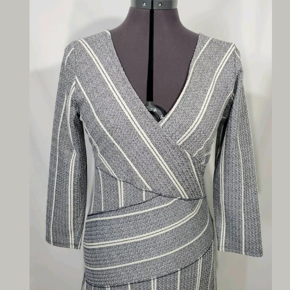 New Anthropologie Maeve Wrap Dress Sz M Blue - Picture 2 of 8